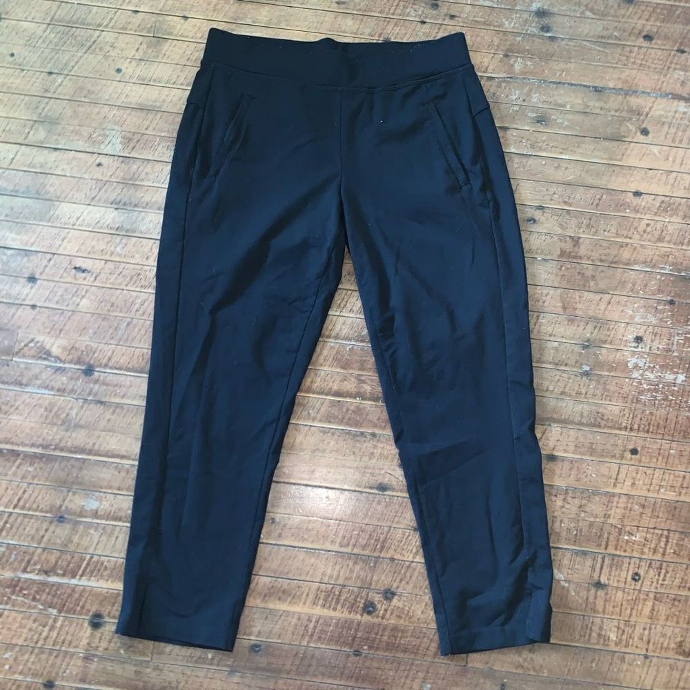 Athleta black cropped Athleisure workout S leggings